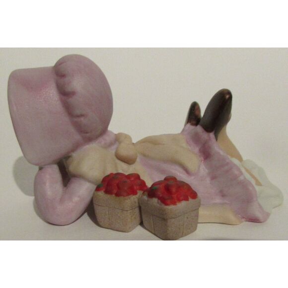 Holly Hobbie Daydreams porcelain figurine series 1x hand painted baskets freckle - Picture 2 of 6